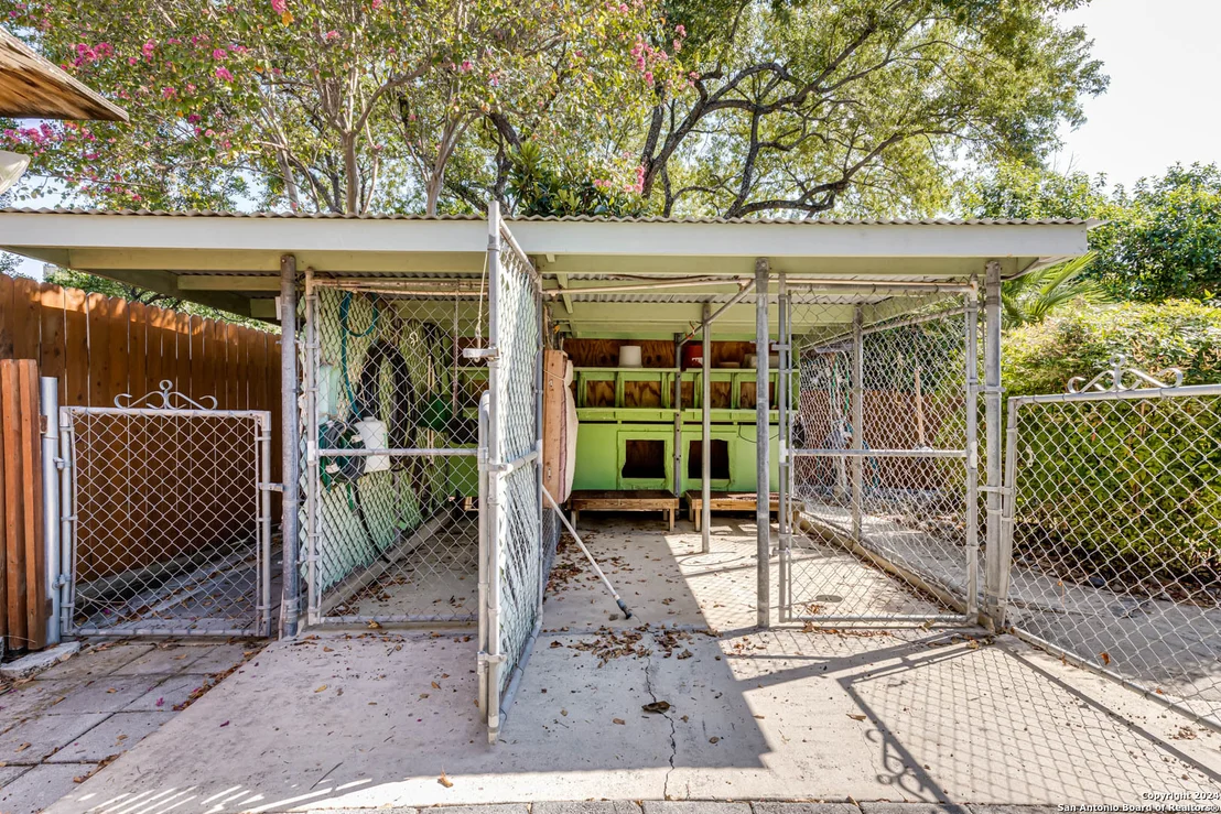 Photo of 111 IRONGATE RD