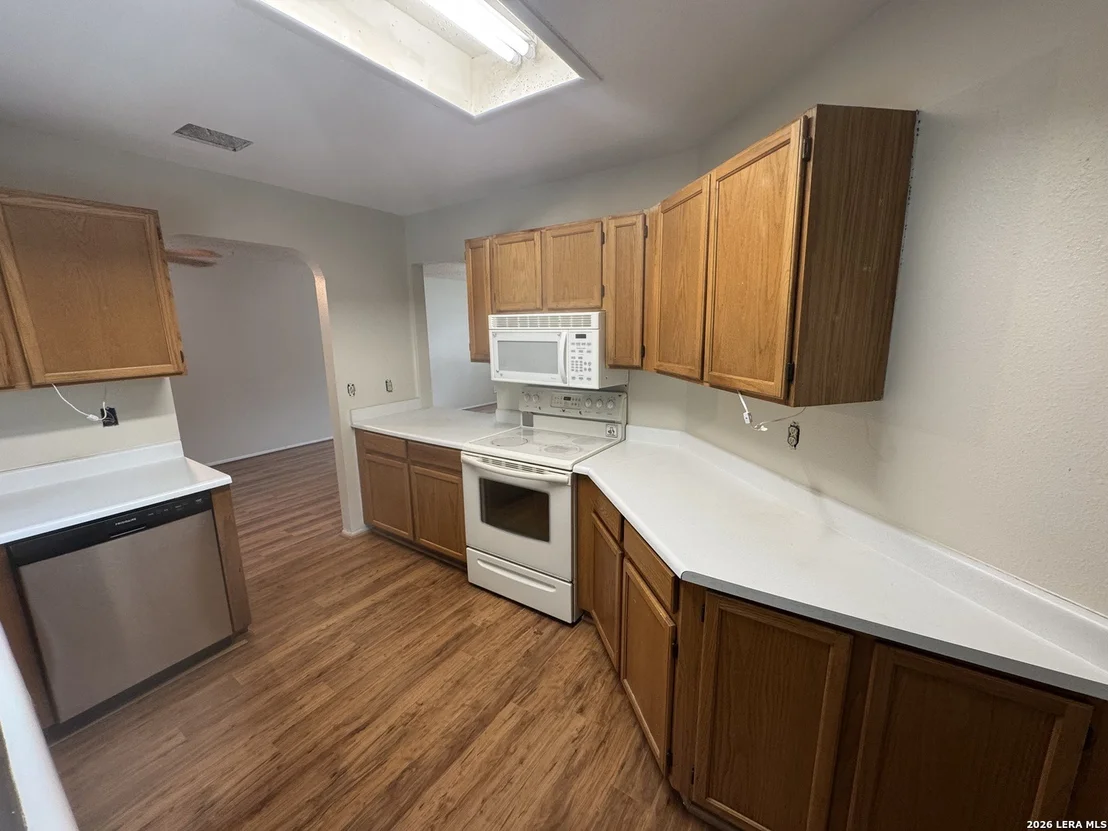 Photo of 7702 Chatsworth
