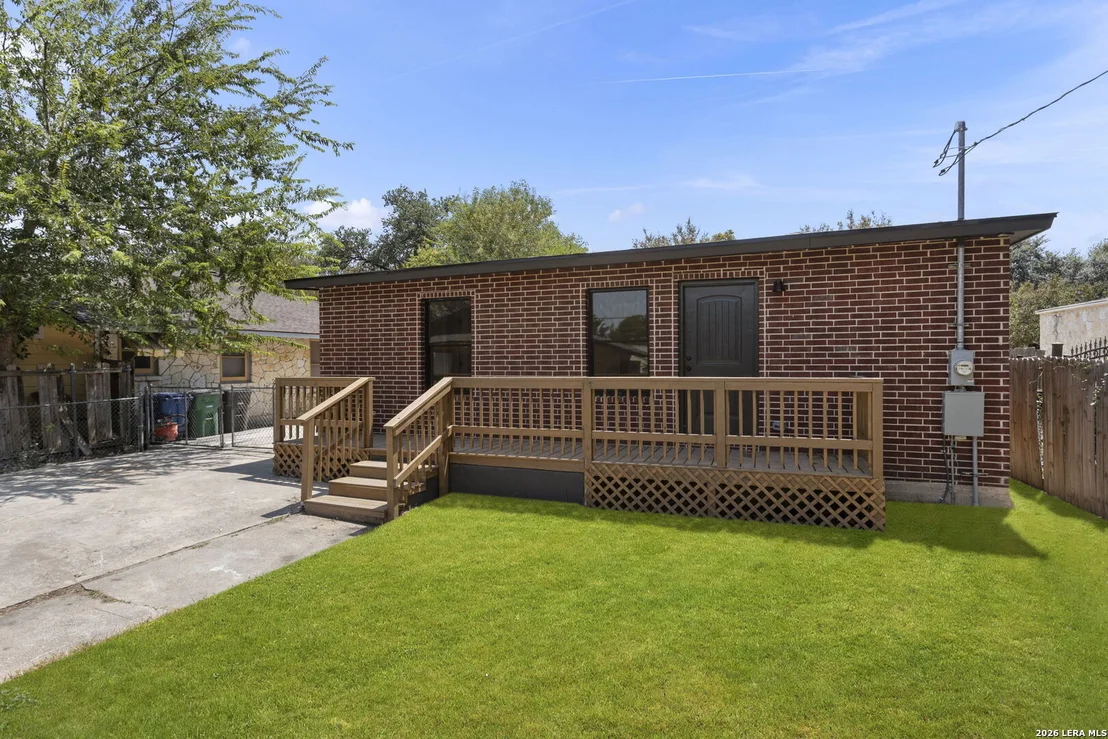 Photo of 219 THORAIN BLVD
