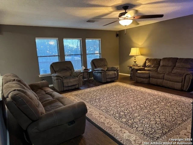 Photo of 9835 diamond cliff