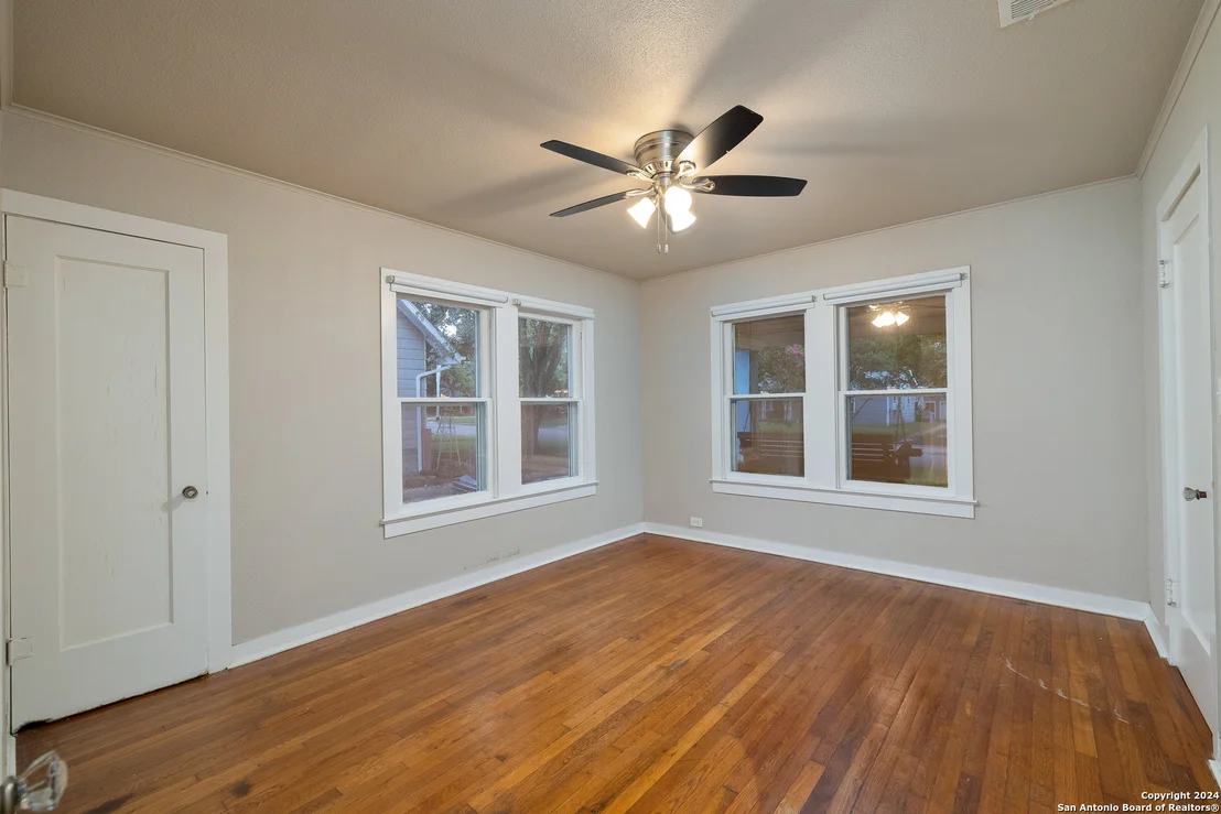 Photo of 810 Elm