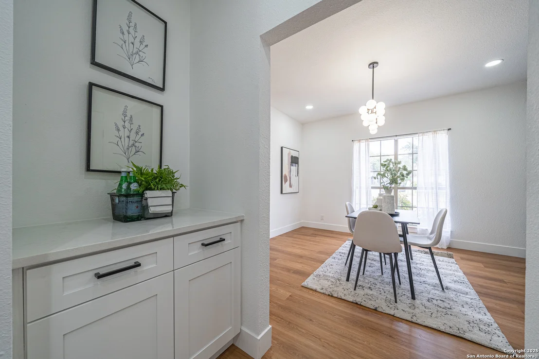 Photo of 122 PALM CIR