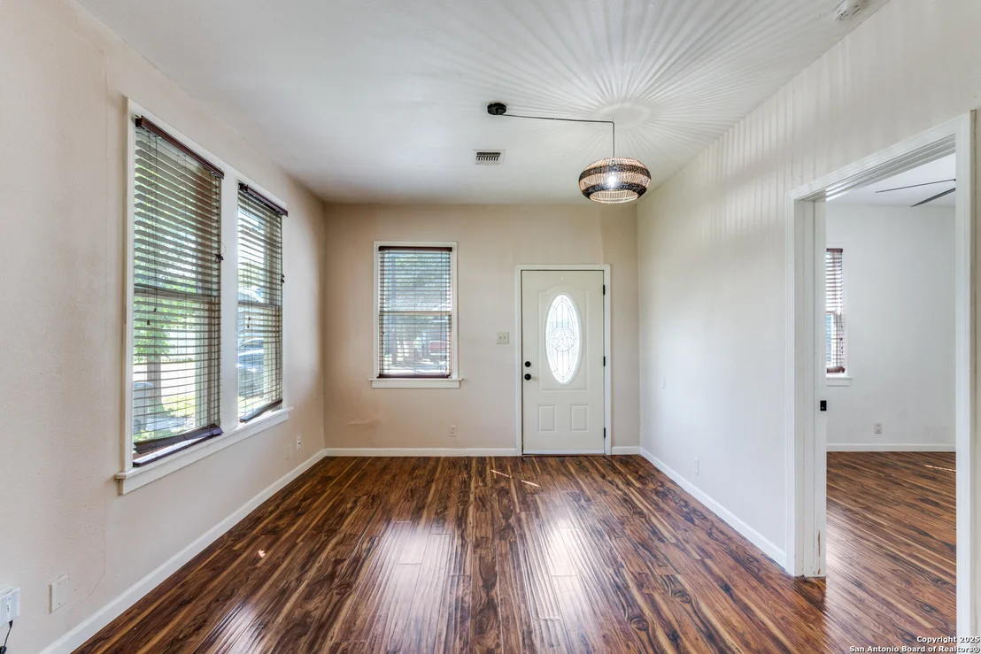 Photo of 418 Muncey