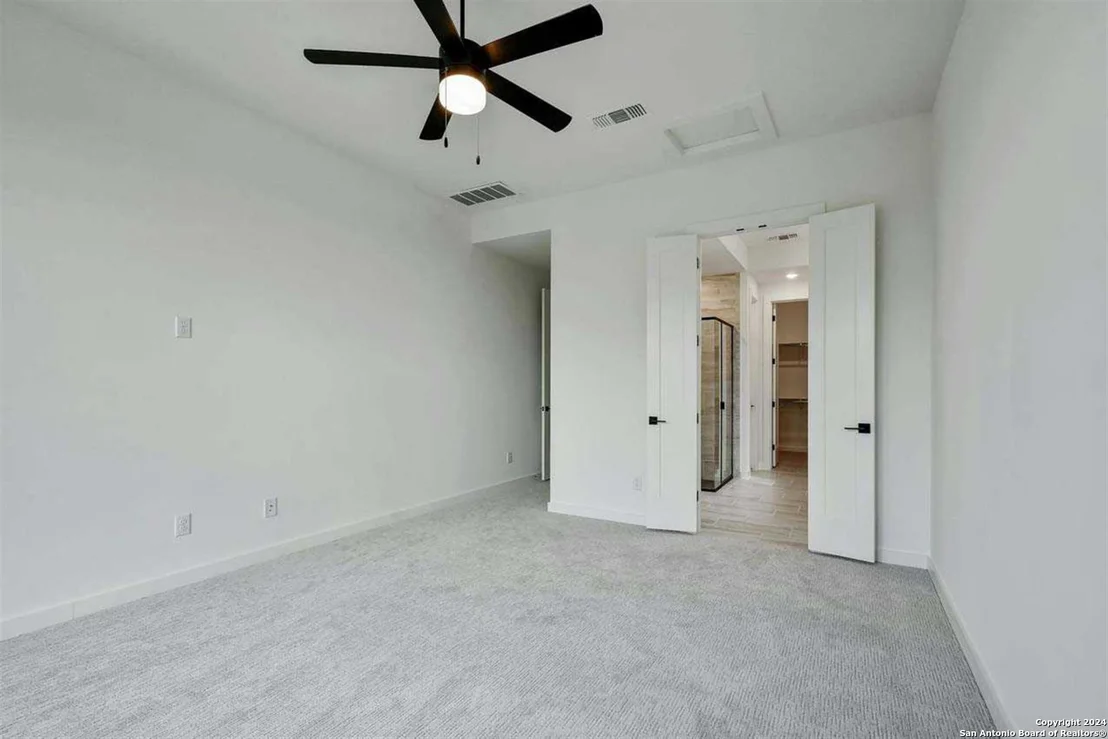Photo of 5757 Huron