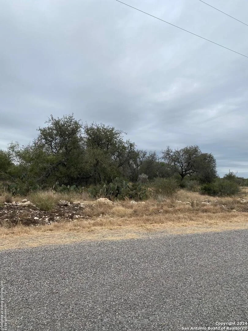 Photo of 309 LEGEND HILLS RD