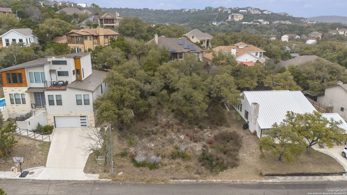 Photo of 11223 LAGO VIS