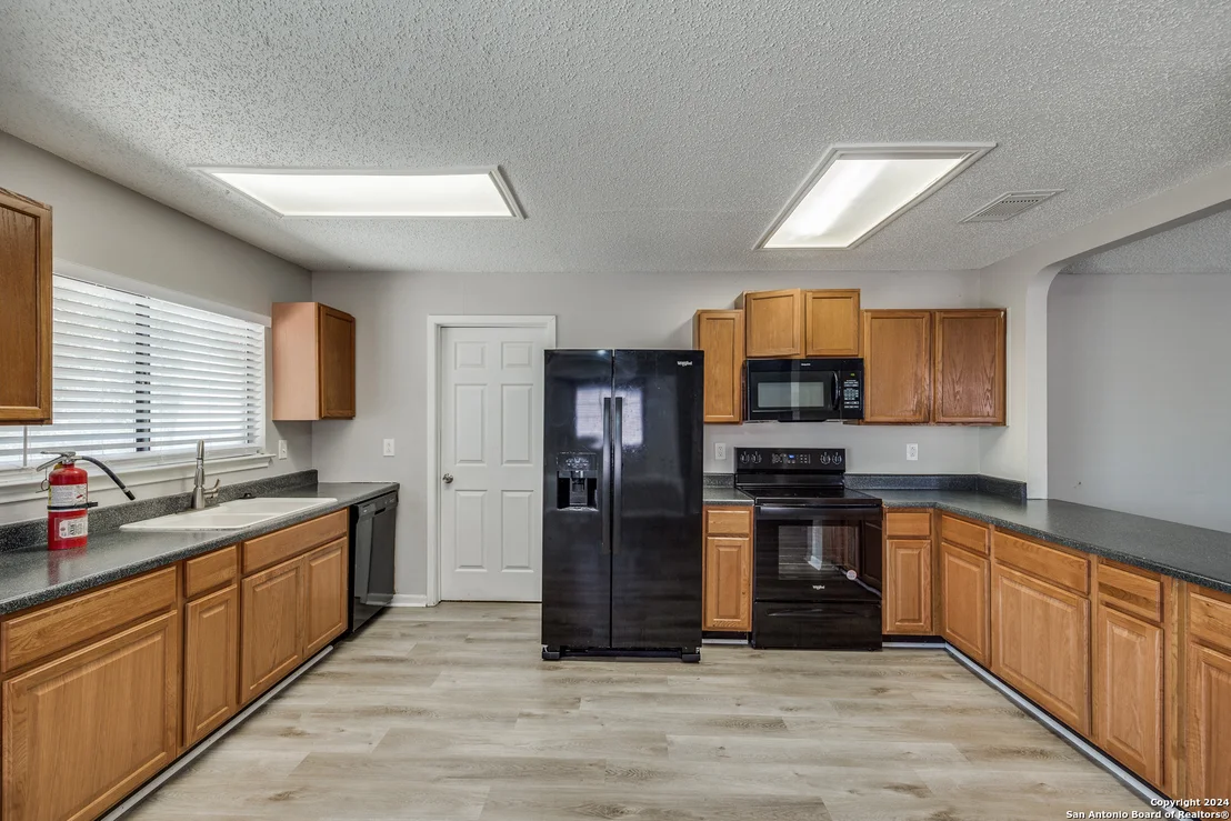 Photo of 8018 ROBBINS GLADE