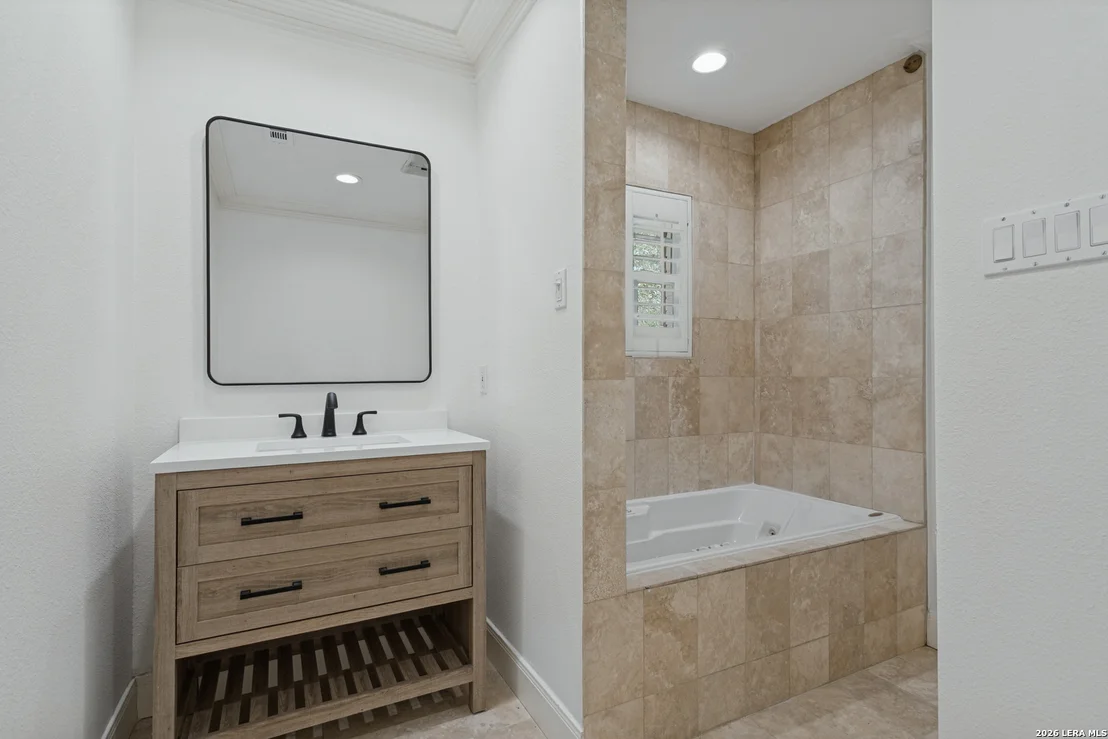 Photo of 538 OAKLEAF DR