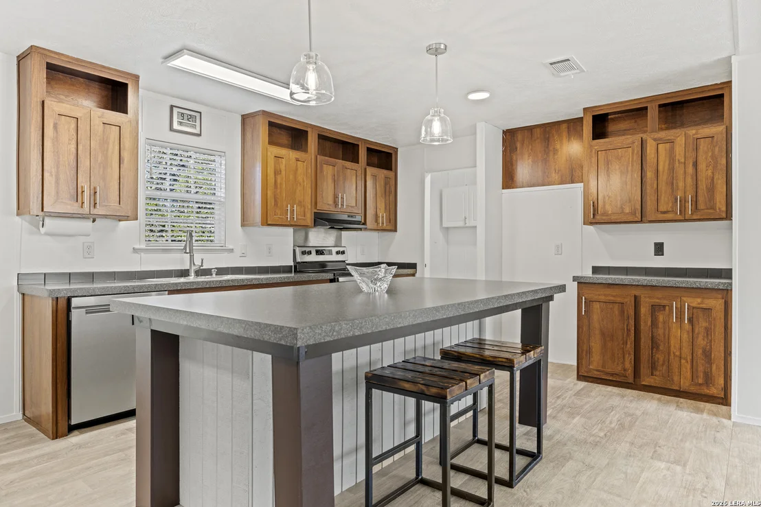 Photo of 429 Spanish Oak