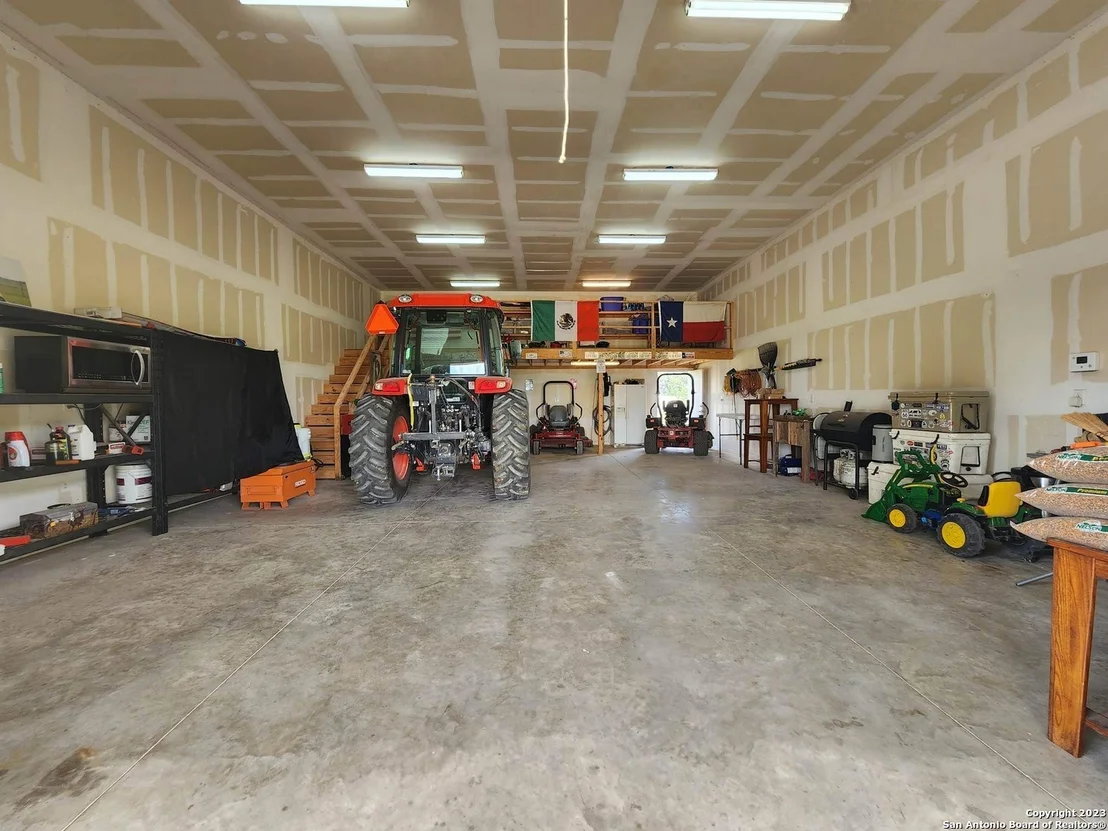 Photo of 1208 COUNTY ROAD 317