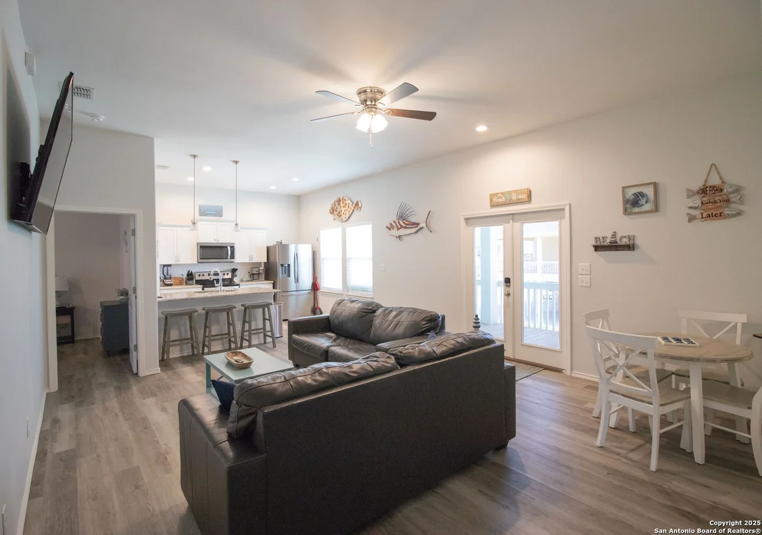 Photo of 207 Paradise Dr