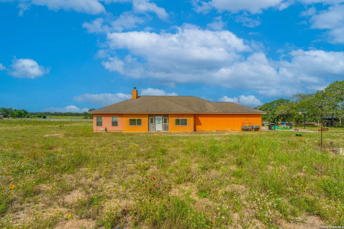 Photo of 810 MOCKINGBIRD LN