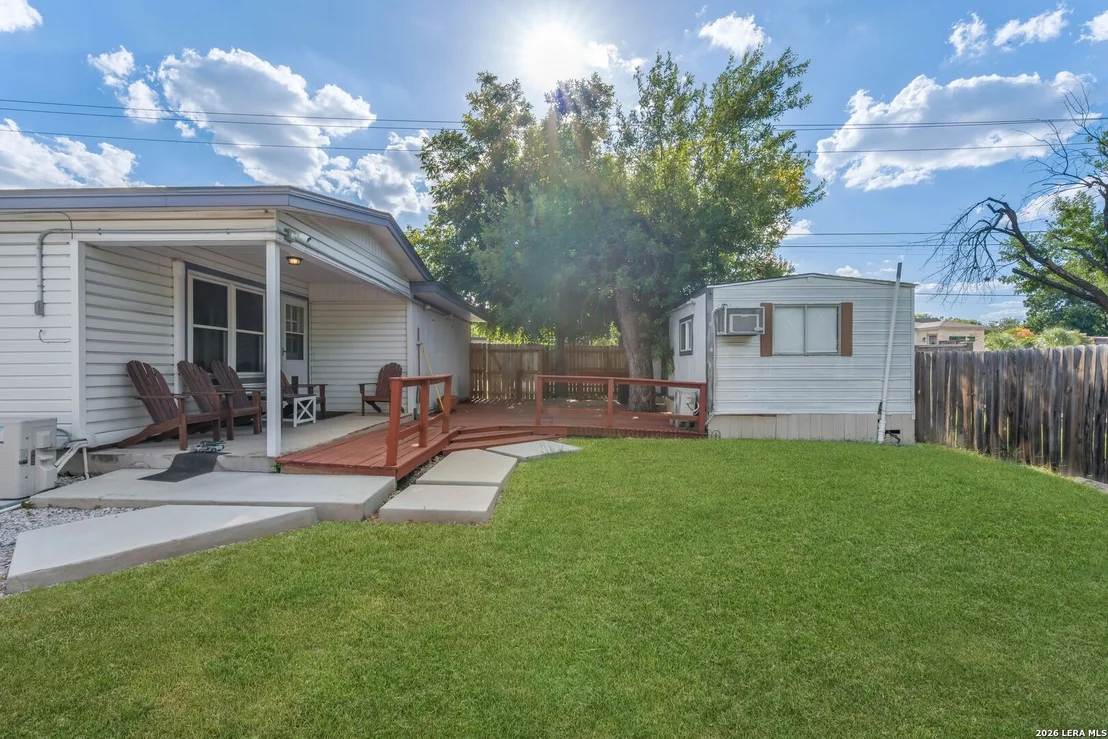 Photo of 359 Pilgrim Dr