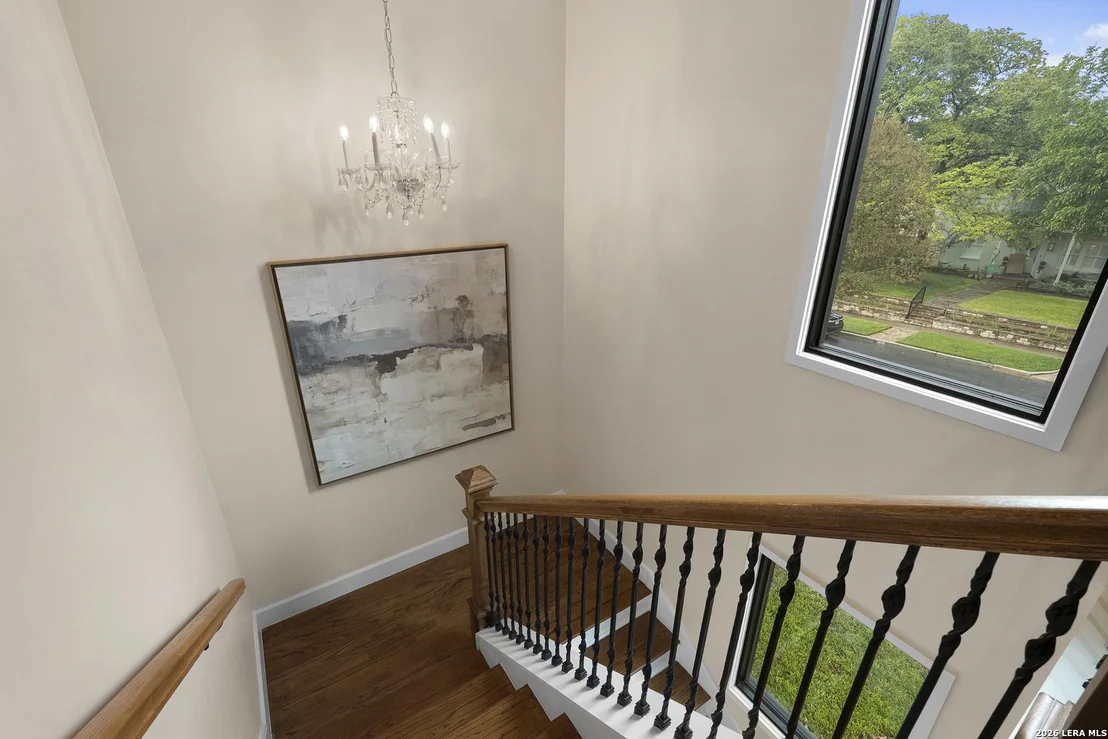 Photo of 114 CLOVERLEAF AVE