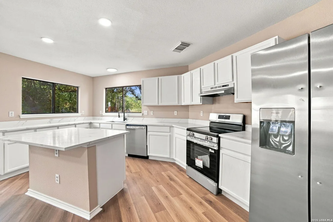Photo of 281 SAMANTHA DR