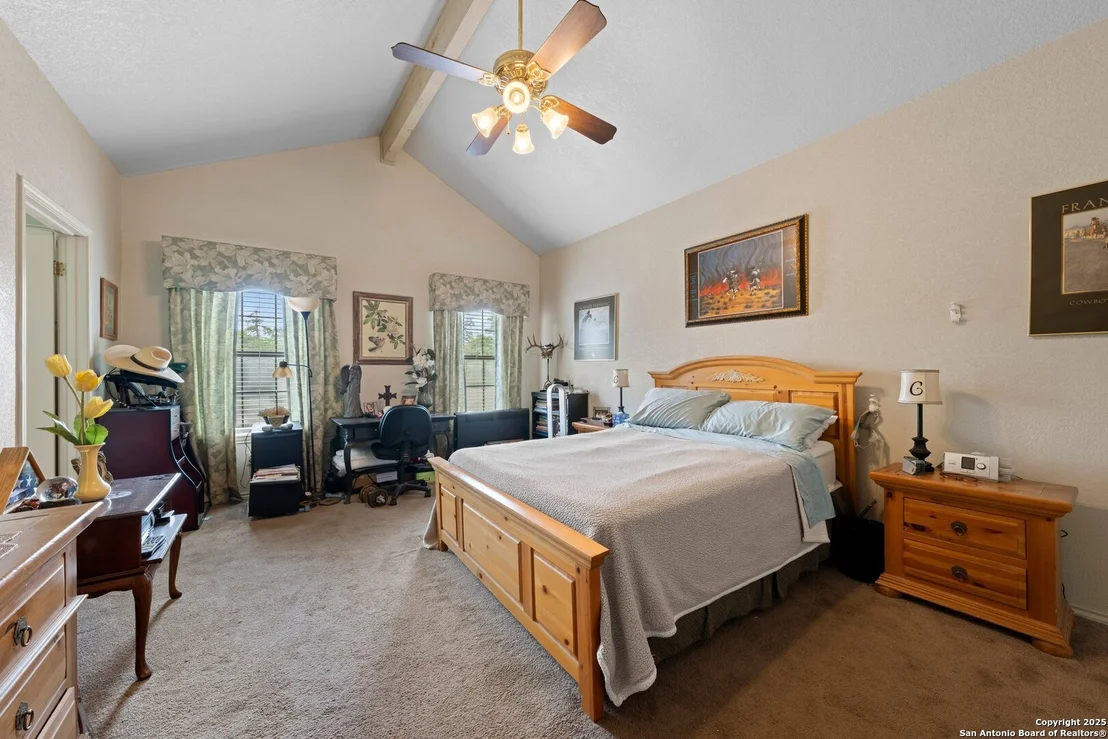 Photo of 239 Old Oaks