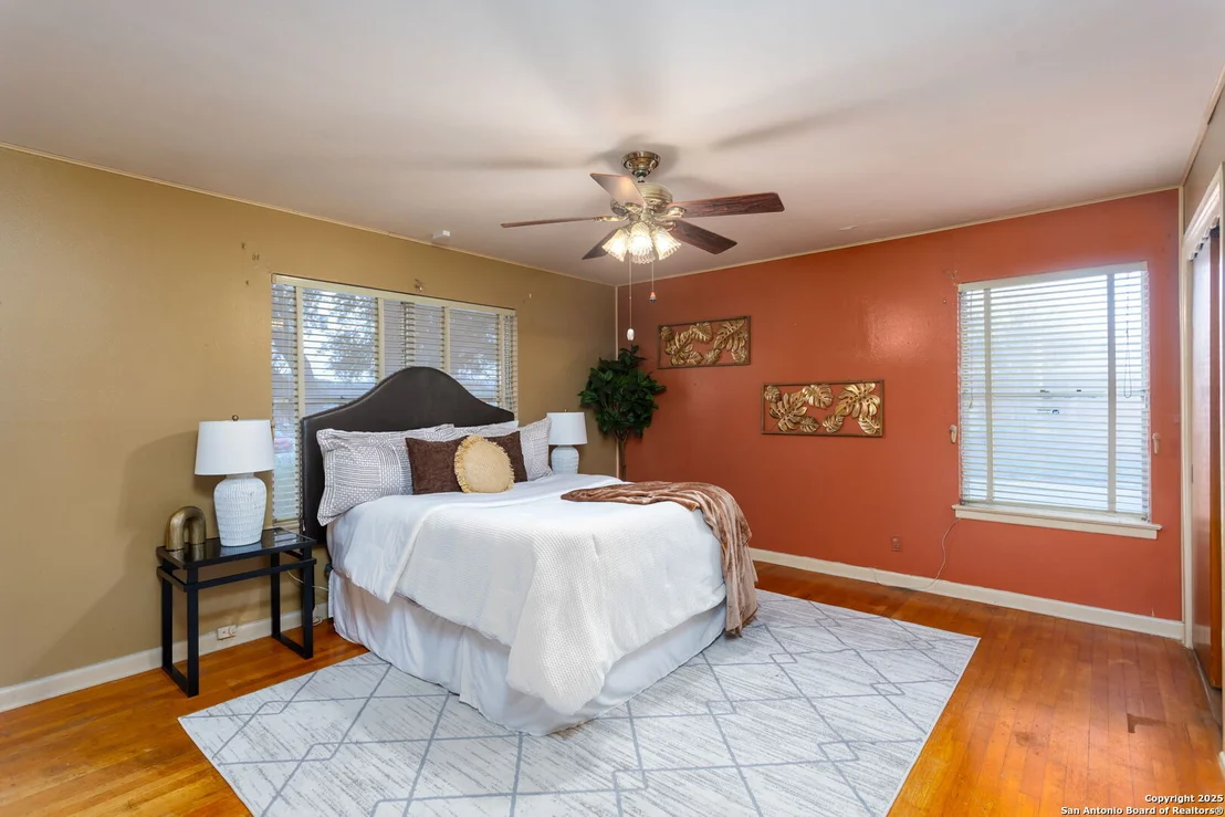Photo of 104 ROLLING GREEN DR