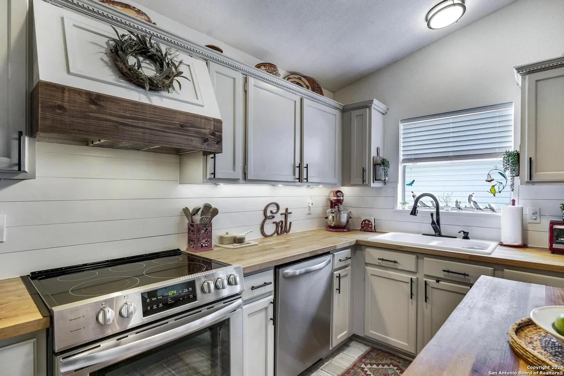 Photo of 13642 Princes Knolls