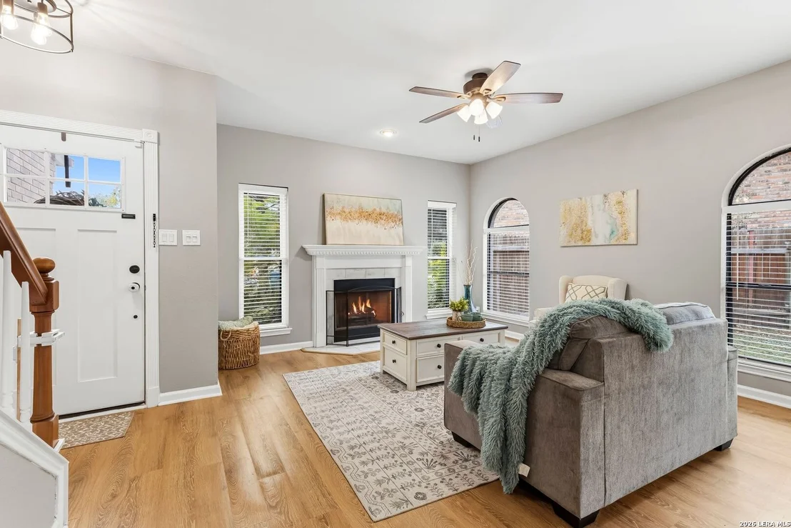 Photo of 14318 Rush Wood