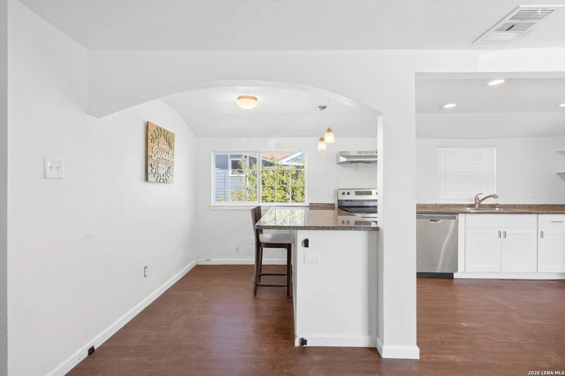 Photo of 363 W ANSLEY BLVD
