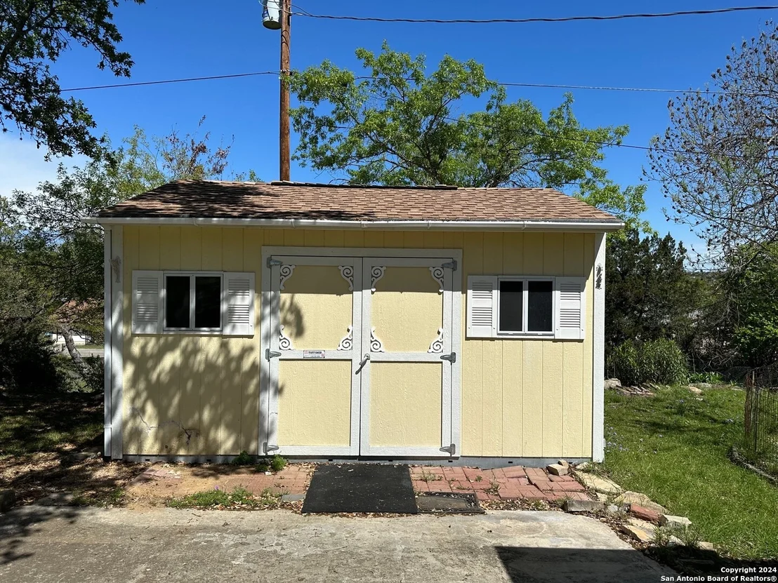 Photo of 116 CRESTVIEW DR