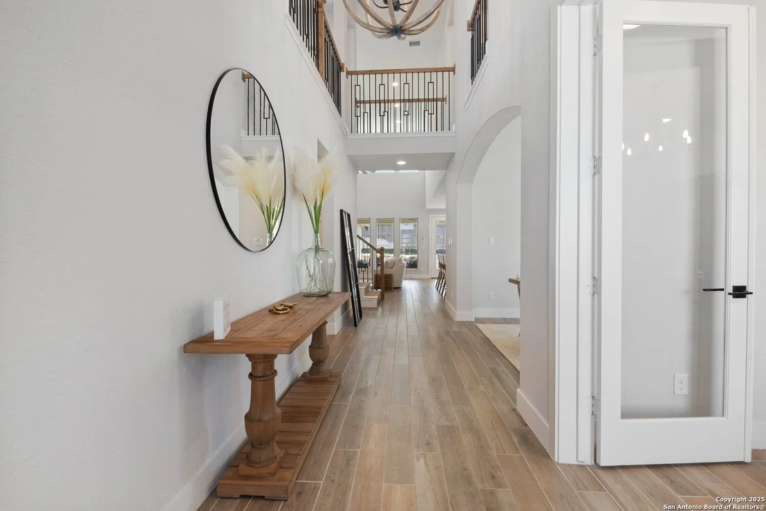 Photo of 1176 Cadogan Squire