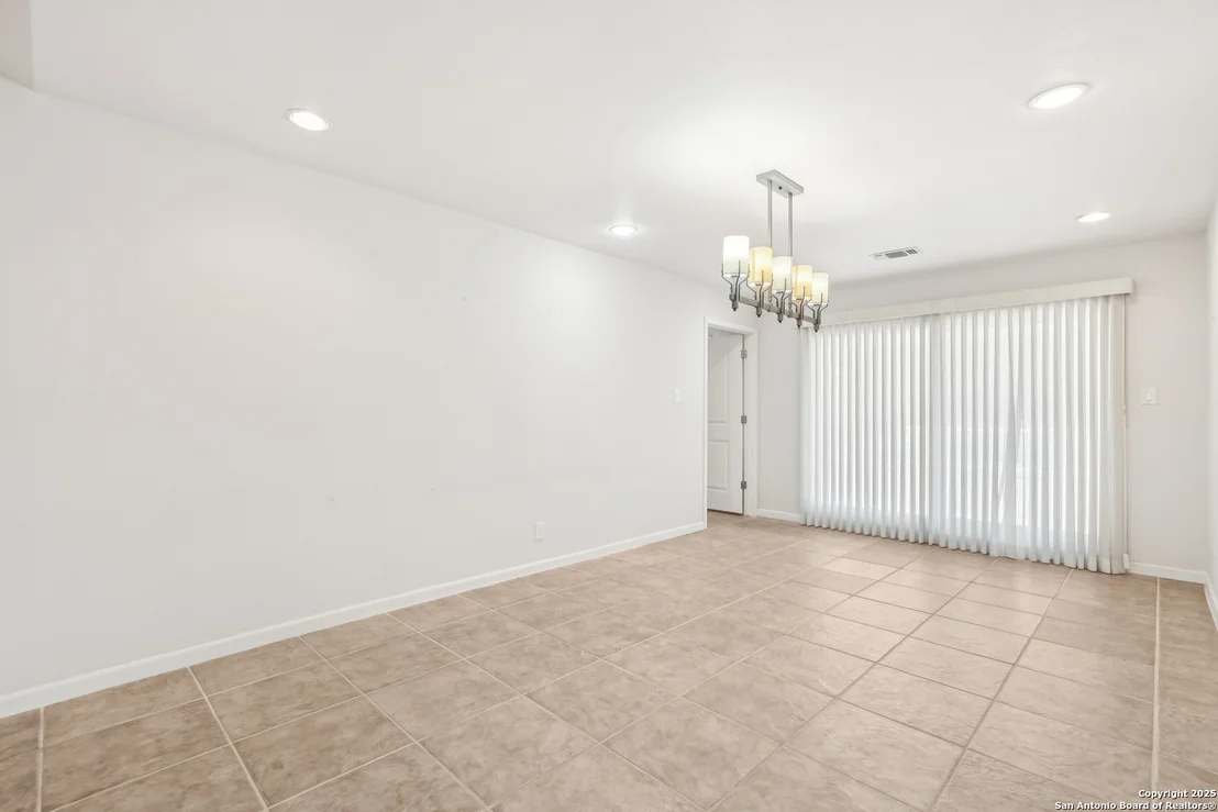 Photo of 122 Long Bow Rd.