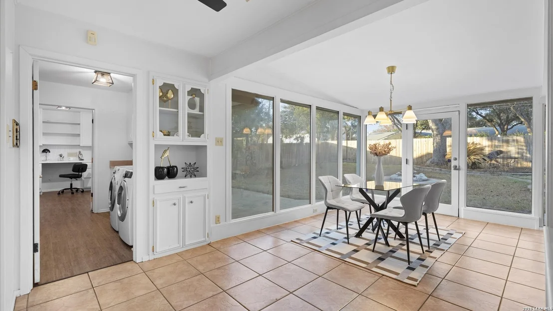 Photo of 425 Crestwind