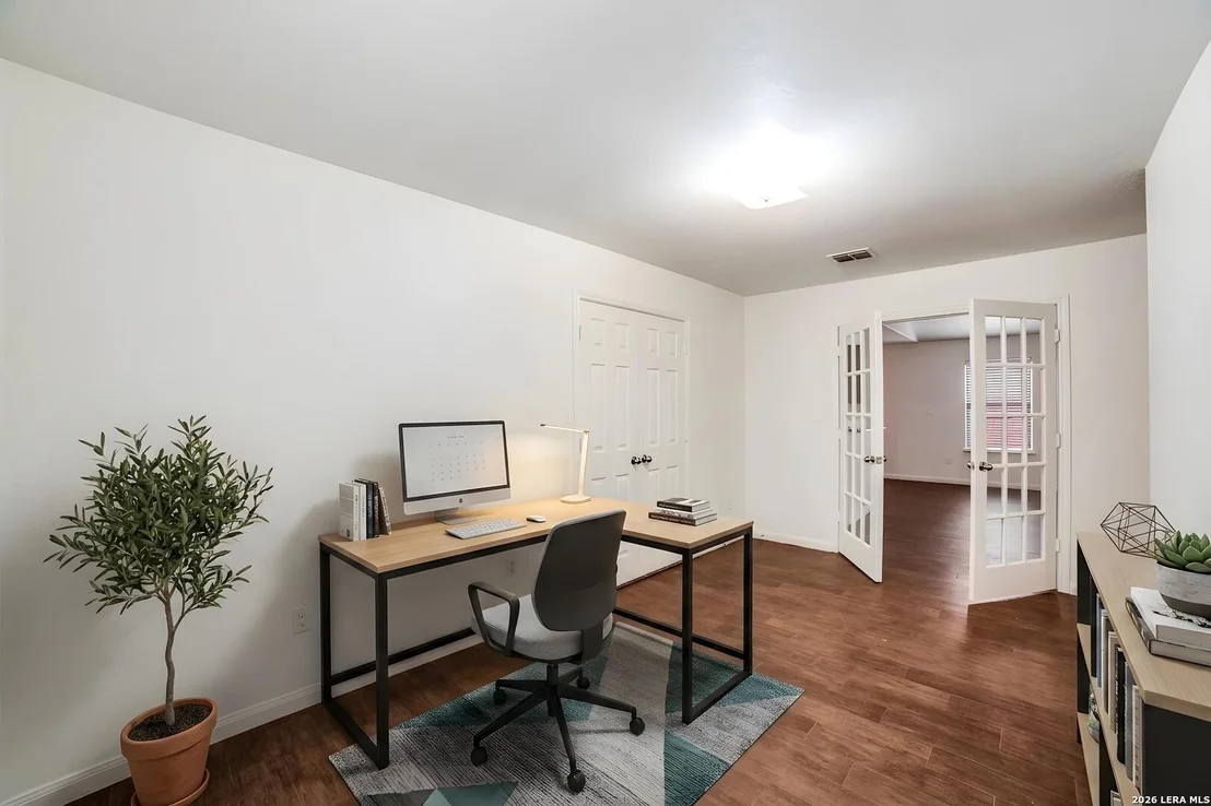 Photo of 6626 Luckey Tree