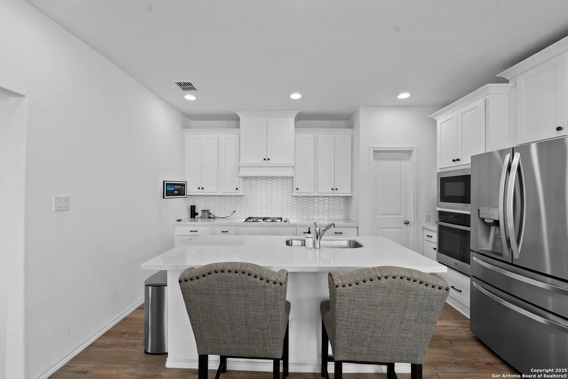 Photo of 2641 White Willow