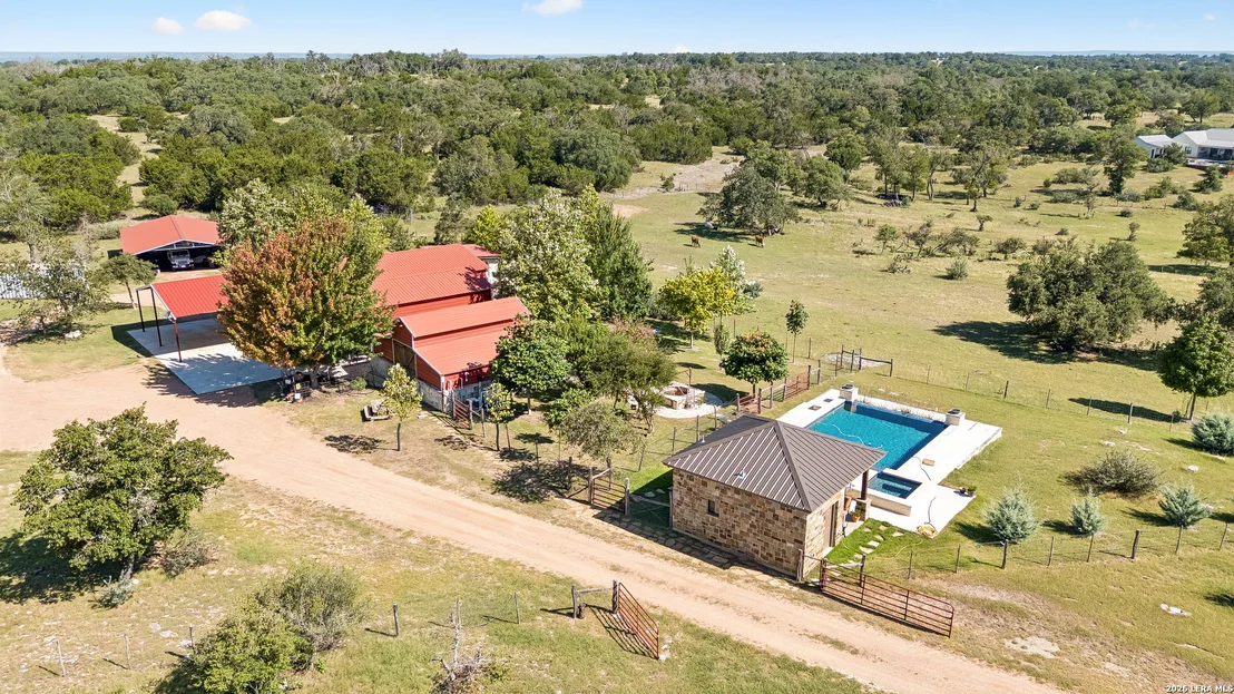 Photo of 652 OVERLOOK DR