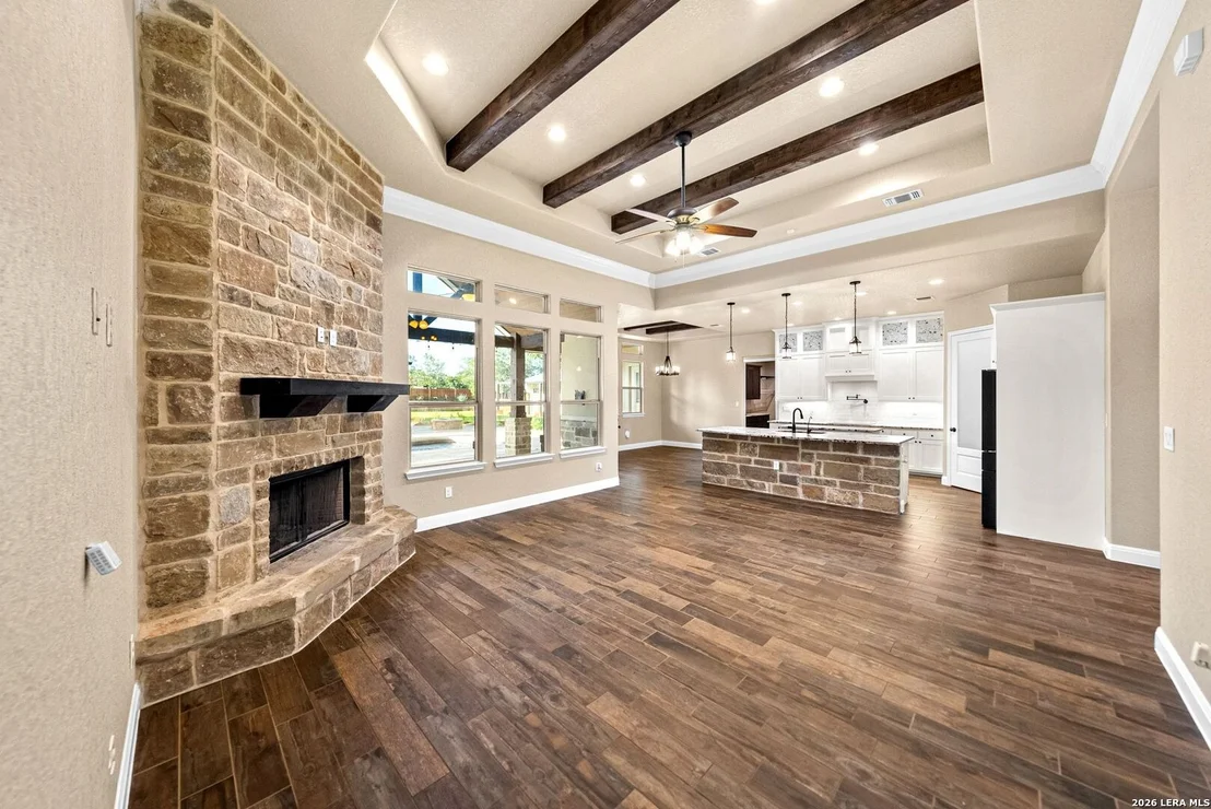 Photo of 1009 Bluebonnet Ln