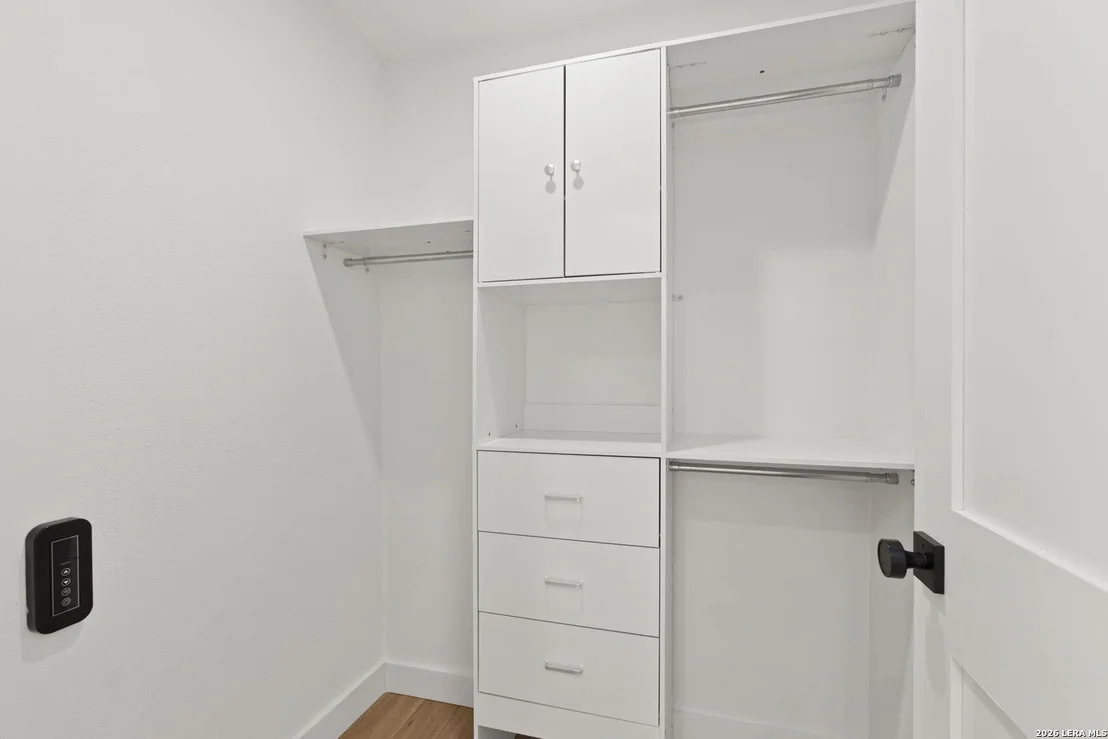 Photo of 219 THORAIN BLVD