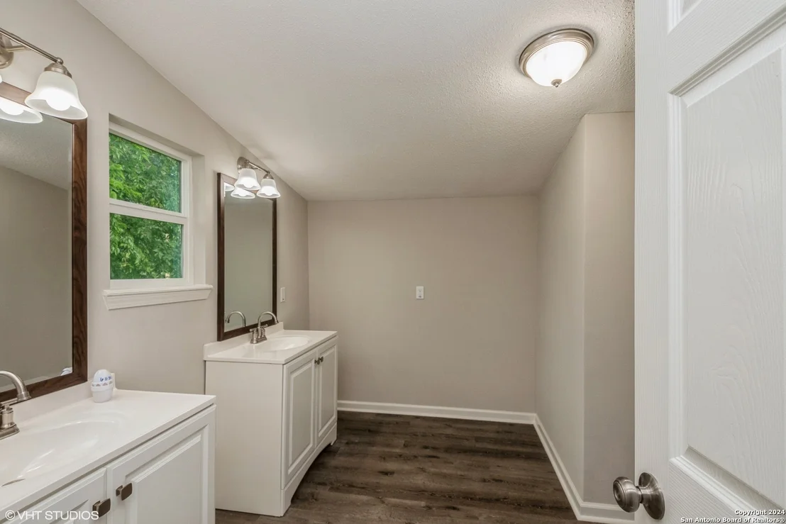 Photo of 100 NW 3RD ST