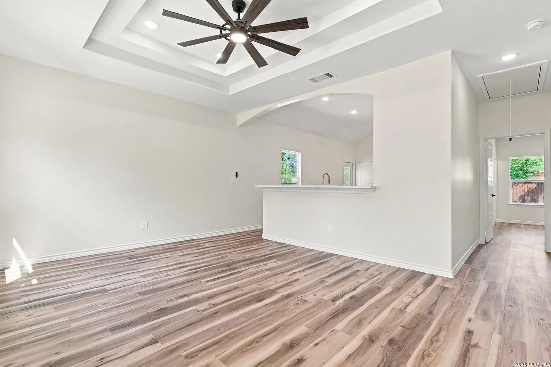 Photo of 1123 VICKERS AVE