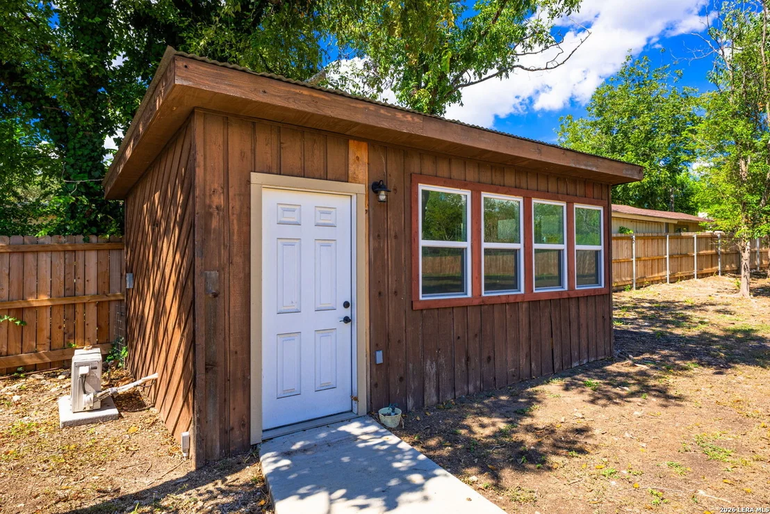 Photo of 1106 W MAIN ST