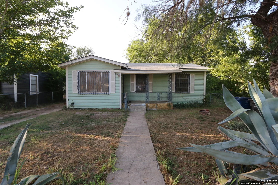 Photo of 655 Ferris Ave