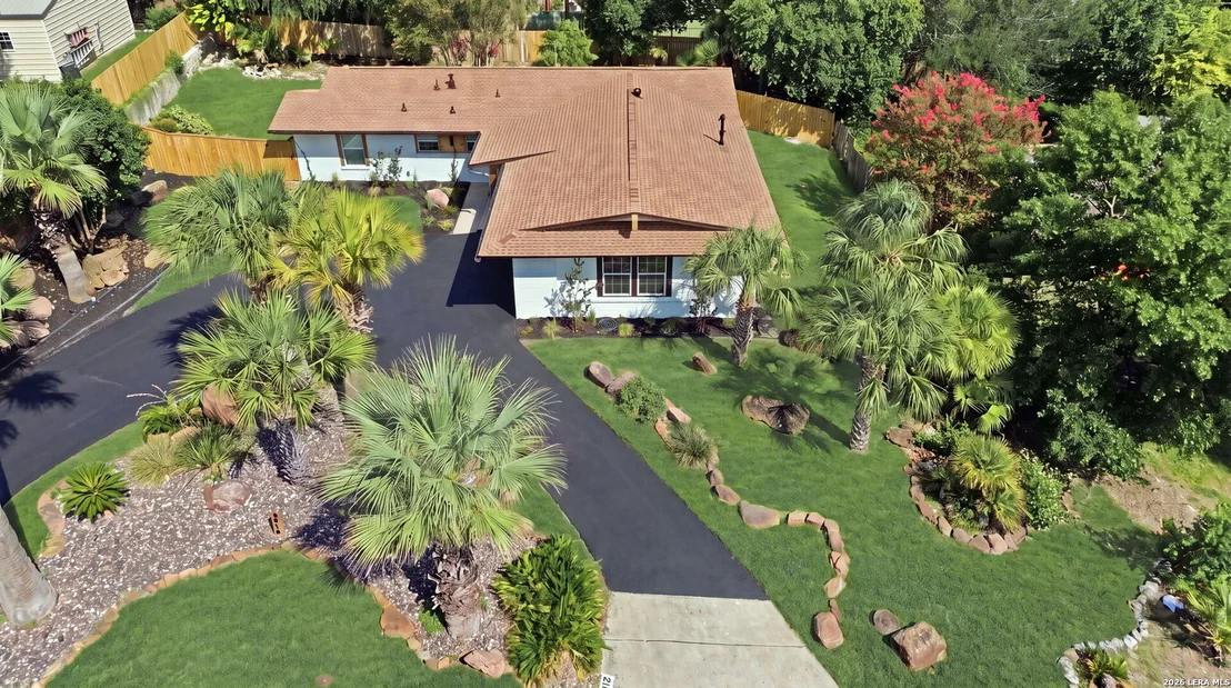Photo of 6818 MOSS OAK DR