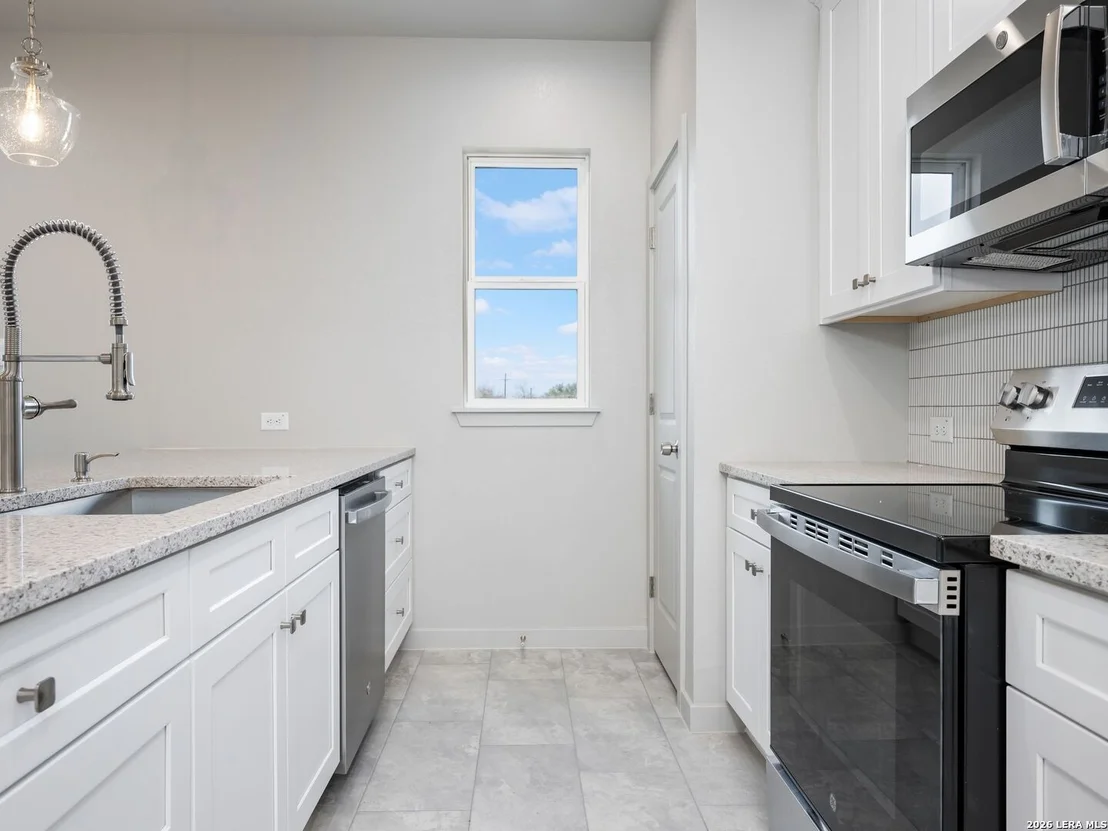 Photo of 14657 Main St