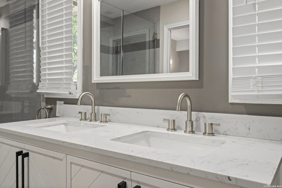 Photo of 1516 Caper