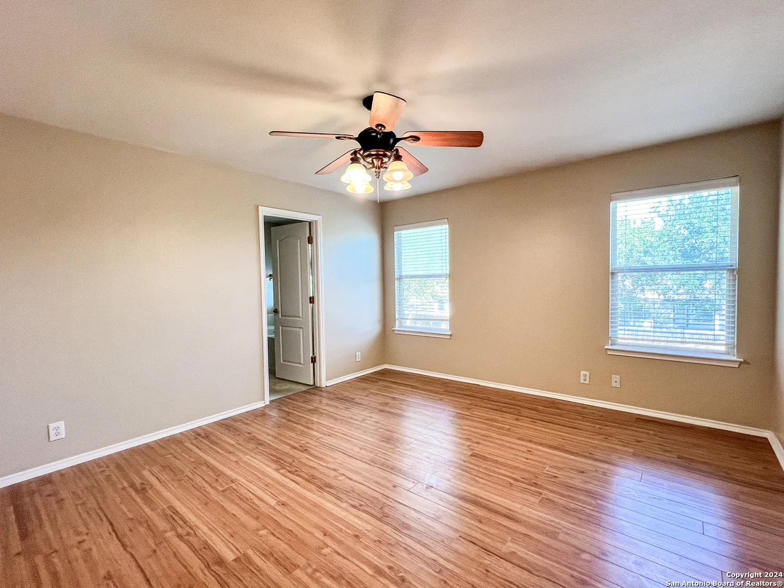 Photo of 224 EAGLE PASS DR