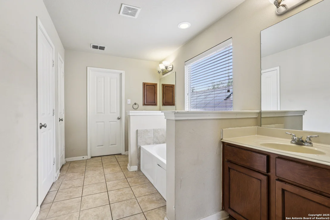 Photo of 7638 Kings Spring