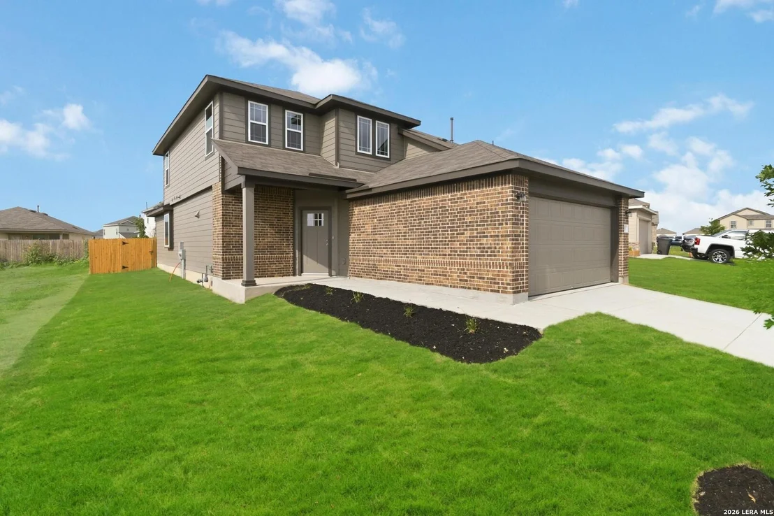 Photo of 619 River Run Way