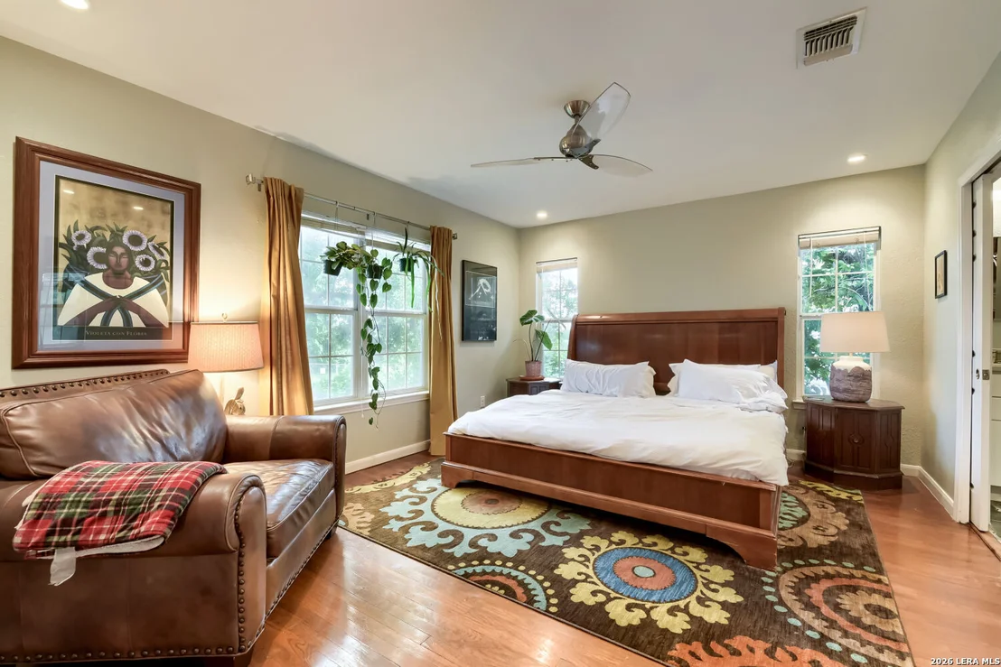 Photo of 527 Eleanor Ave