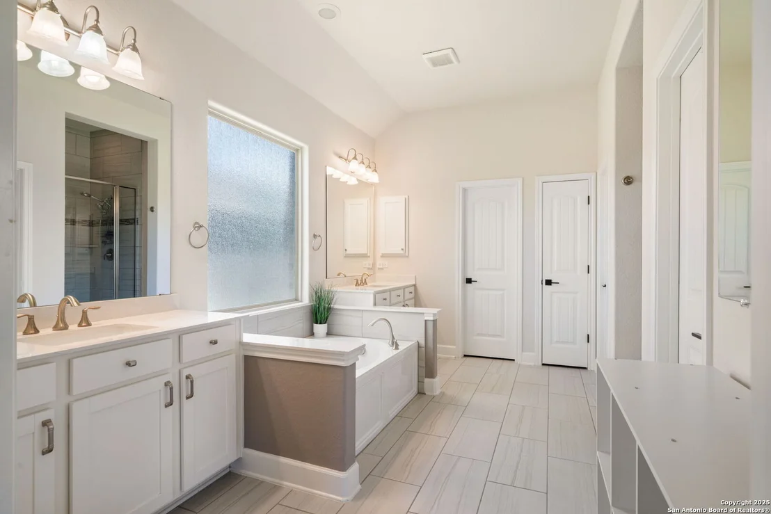 Photo of 122 Noble Woods