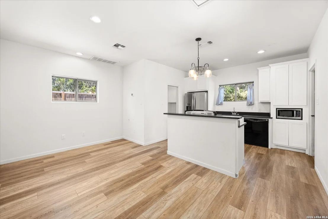 Photo of 429 Lakeview Blvd.