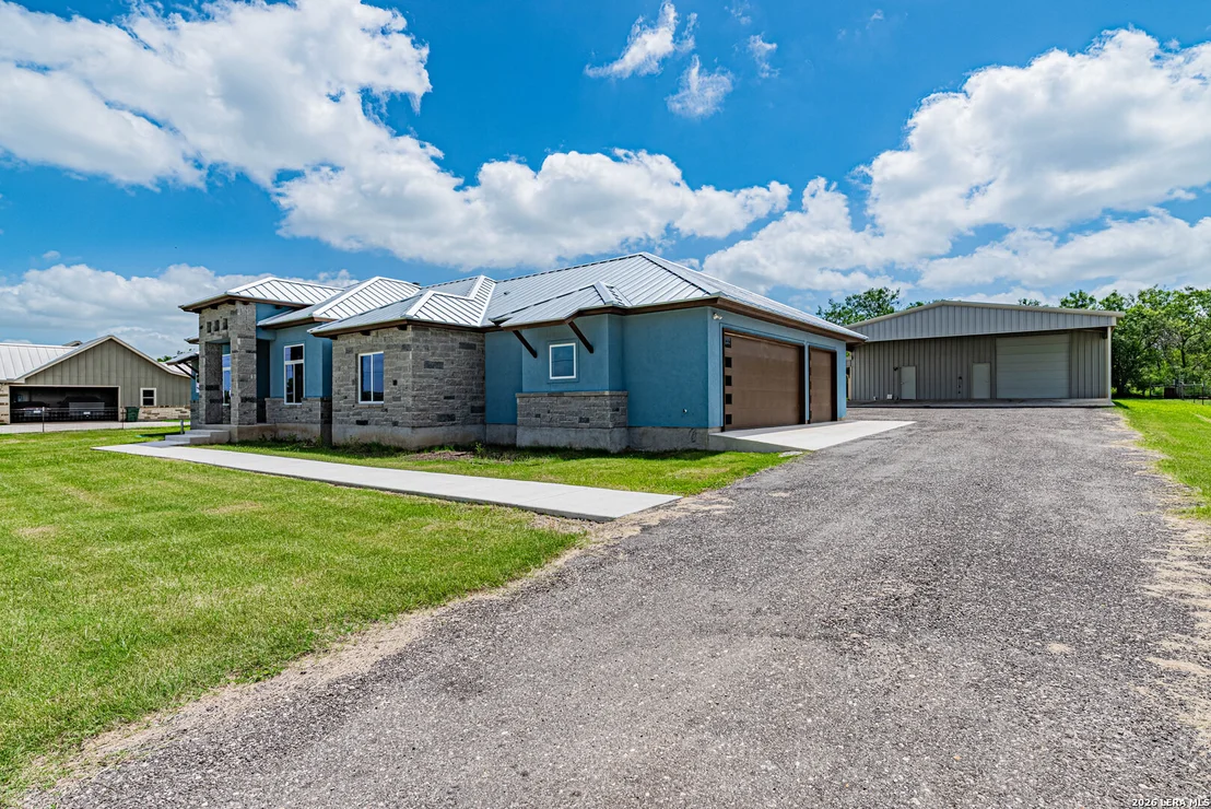 Photo of 731 County Road 356