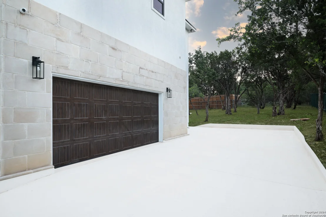 Photo of 26150 white eagle