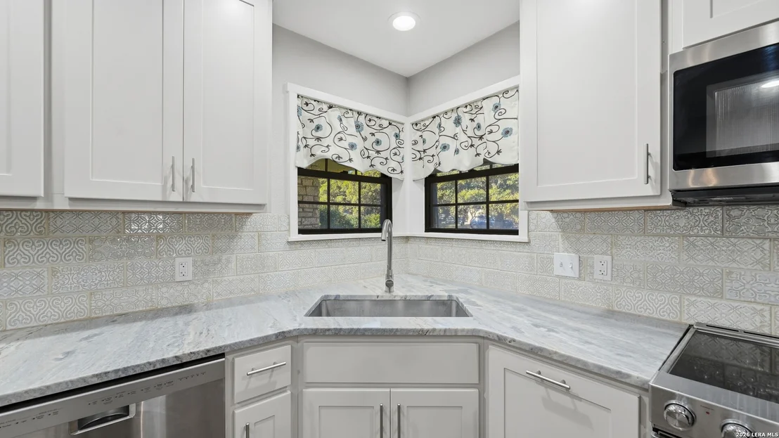 Photo of 132 W Outer Dr
