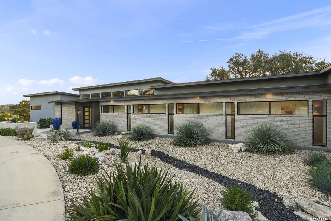 Photo of 352 Arthur Ct
